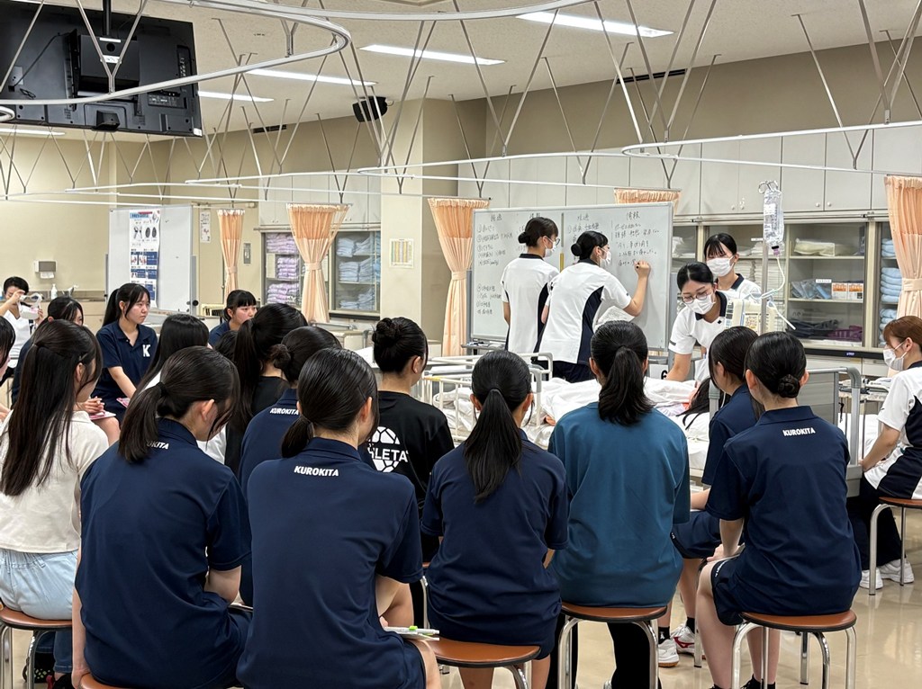 看護学部サマーセミナーの様子(2)